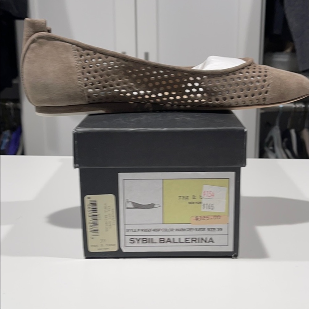 Ballerina flat - taupe color brand new never warn